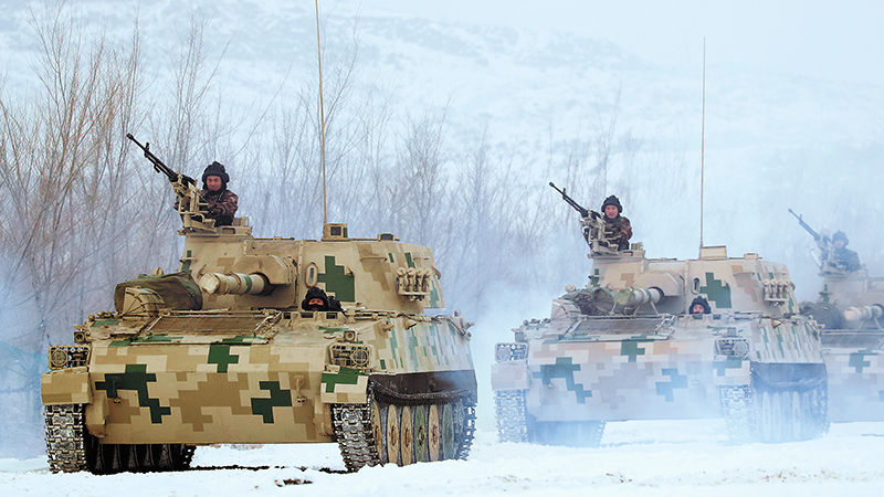 新春走軍營丨冬訓①沖進風雪，體驗“凍感”與“動感”