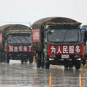 來了！第71集團(tuán)軍“鐵骨硬旅”抗洪一線12時辰